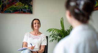 Gesprek in Kruistpunt Voorkempen