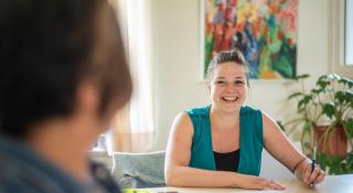 Twee vrouwen in gesprek