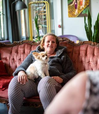 Twee vrouwen in gesprek