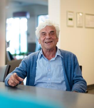 Twee mannen in gesprek